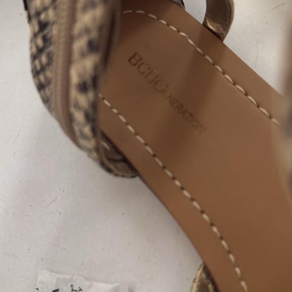 Brand New with box size 8 gladiator calf sandal- snake print .. - Picture 9 of 11